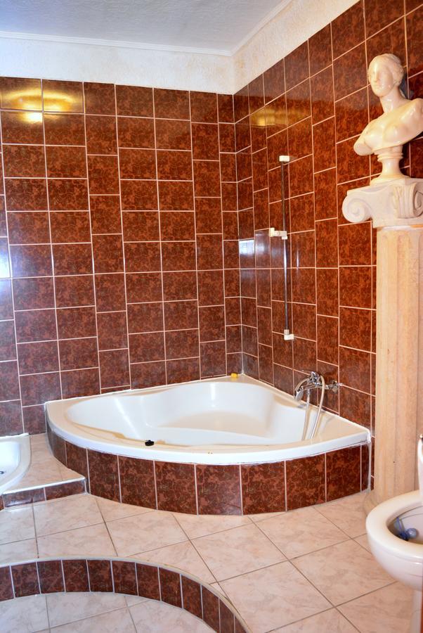 Hotel Posta Дечин Экстерьер фото