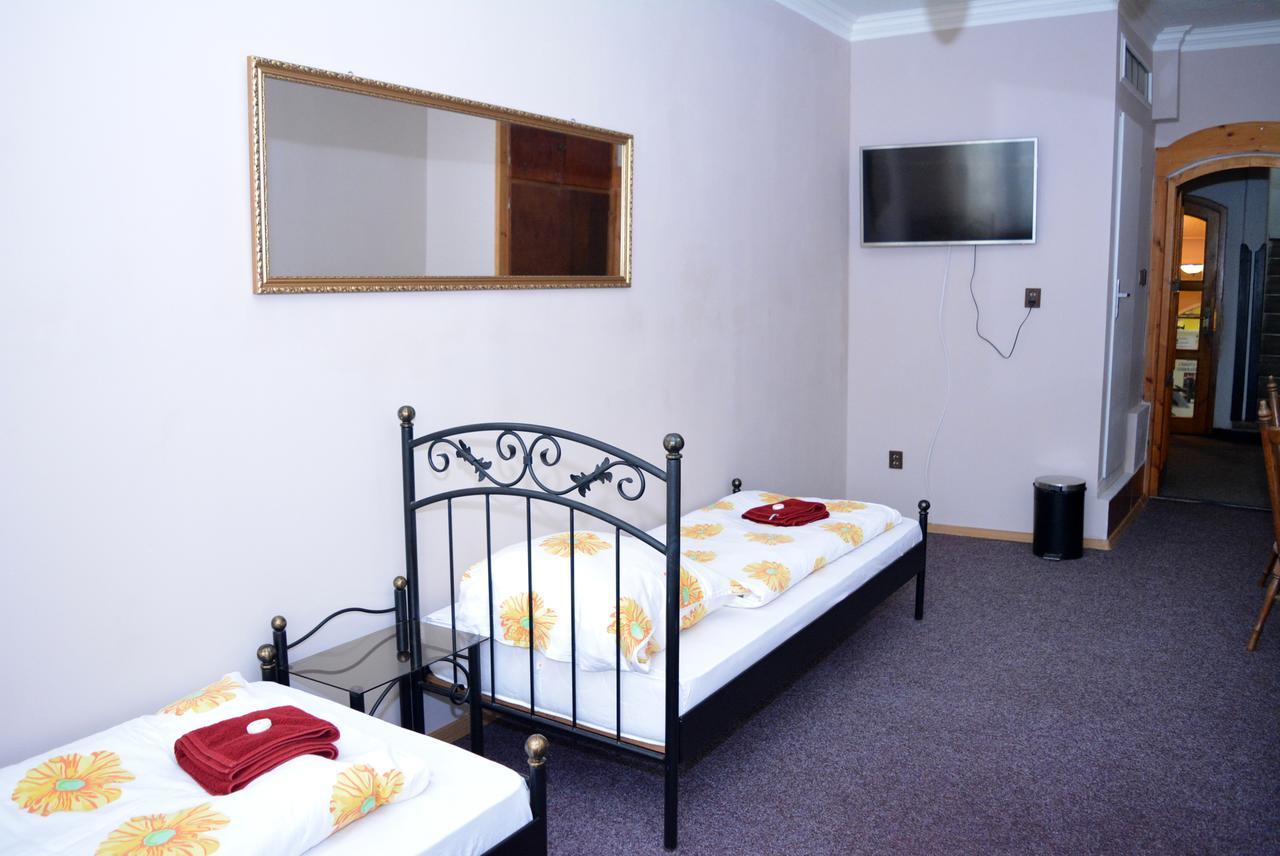 Hotel Posta Дечин Экстерьер фото